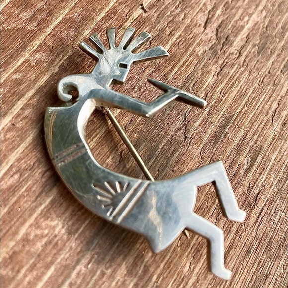 Navajo/Native American Sterling Silver Kokopelli Brooch/Pin 1.5” Vintage - Picture 3 of 8